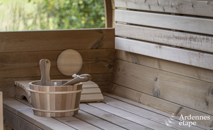 Ontspannende vakantie in de Ardennen: ruime luxe villa voor 10 personen in Ciney met sauna en tuin