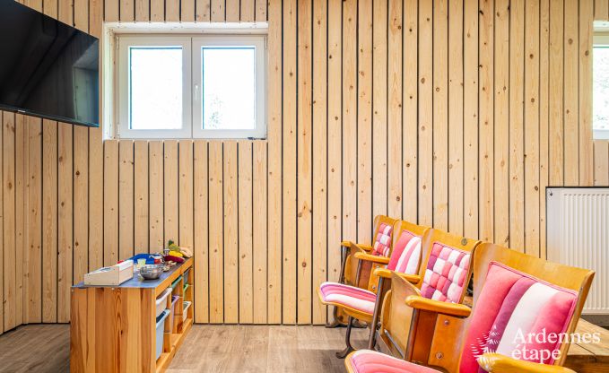 Luxe vakantiewoning in Ciney: huis voor 8 personen met binnenzwembad, sauna en priv�tuin