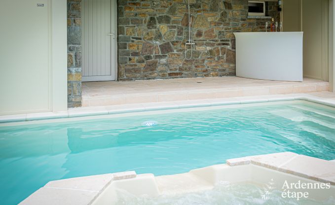 Luxe vakantiewoning in Ciney: huis voor 8 personen met binnenzwembad, sauna en priv�tuin