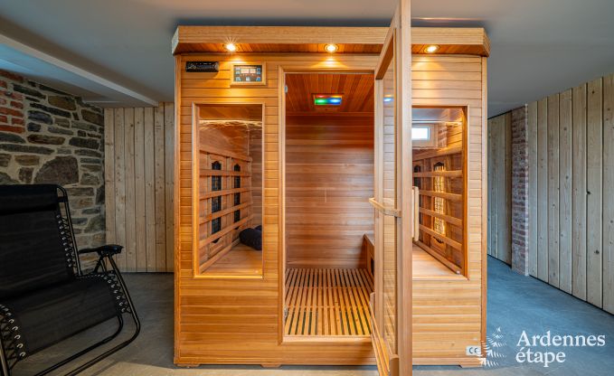 Luxe vakantiewoning in Ciney: huis voor 8 personen met binnenzwembad, sauna en priv�tuin