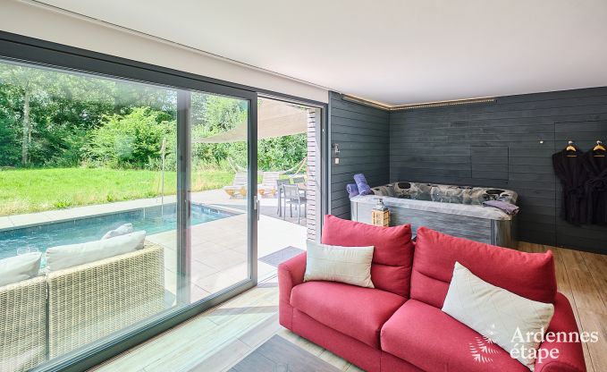 Luxueuze vakantiewoning voor 4 personen met zwembad, sauna en jacuzzi in Ciney