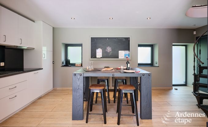 Luxueuze vakantiewoning voor 4 personen met zwembad, sauna en jacuzzi in Ciney