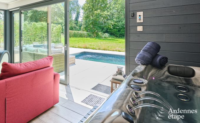 Luxueuze vakantiewoning voor 4 personen met zwembad, sauna en jacuzzi in Ciney