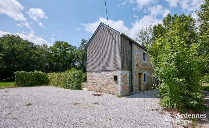 Luxueuze vakantiewoning voor 4 personen met zwembad, sauna en jacuzzi in Ciney