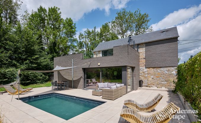 Luxueuze vakantiewoning voor 4 personen met zwembad, sauna en jacuzzi in Ciney
