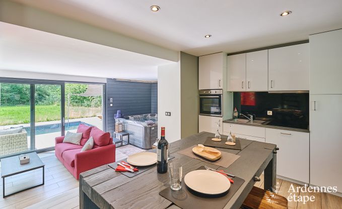 Luxueuze vakantiewoning voor 4 personen met zwembad, sauna en jacuzzi in Ciney