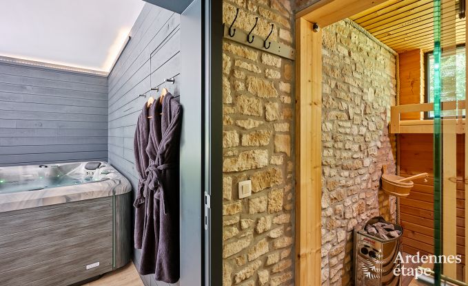 Luxueuze vakantiewoning voor 4 personen met zwembad, sauna en jacuzzi in Ciney