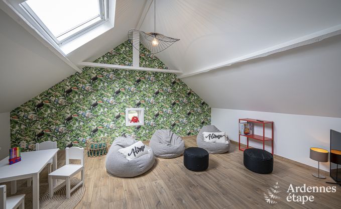 Ontspannende vakantie in de Ardennen: ruime luxe villa voor 10 personen in Ciney met sauna en tuin