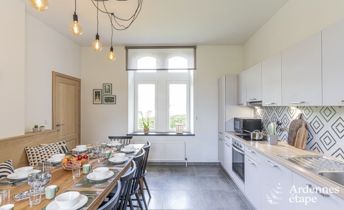 Ontspannende vakantie in de Ardennen: ruime luxe villa voor 10 personen in Ciney met sauna en tuin