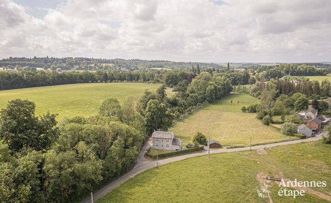 Ontspannende vakantie in de Ardennen: ruime luxe villa voor 10 personen in Ciney met sauna en tuin