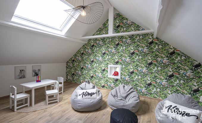 Ontspannende vakantie in de Ardennen: ruime luxe villa voor 10 personen in Ciney met sauna en tuin