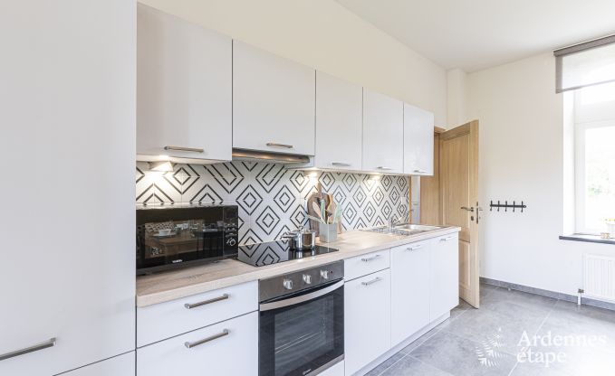 Ontspannende vakantie in de Ardennen: ruime luxe villa voor 10 personen in Ciney met sauna en tuin