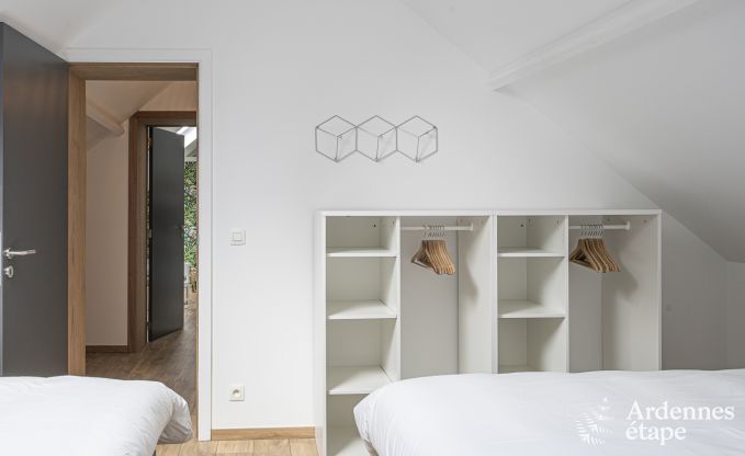 Ontspannende vakantie in de Ardennen: ruime luxe villa voor 10 personen in Ciney met sauna en tuin