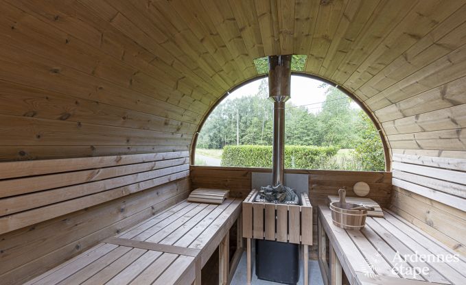 Ontspannende vakantie in de Ardennen: ruime luxe villa voor 10 personen in Ciney met sauna en tuin