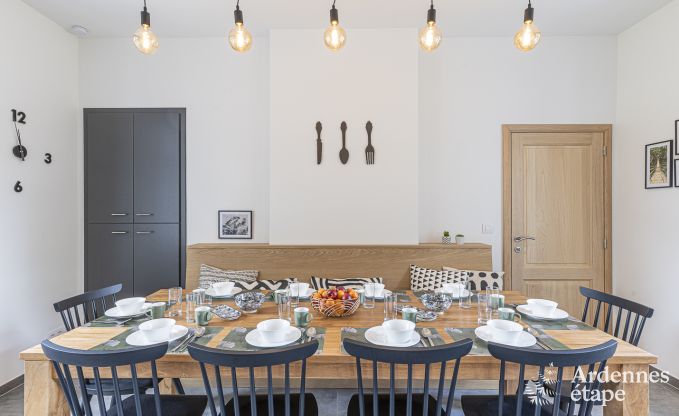 Ontspannende vakantie in de Ardennen: ruime luxe villa voor 10 personen in Ciney met sauna en tuin
