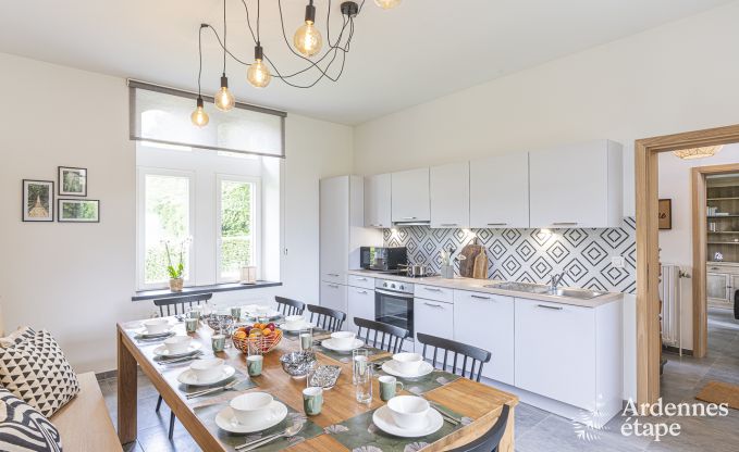 Ontspannende vakantie in de Ardennen: ruime luxe villa voor 10 personen in Ciney met sauna en tuin