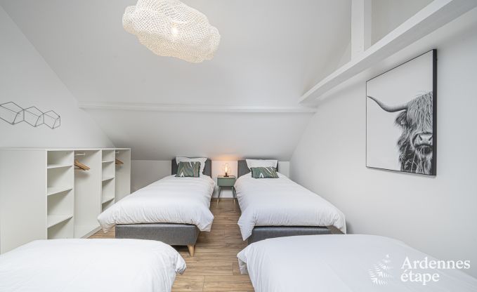 Ontspannende vakantie in de Ardennen: ruime luxe villa voor 10 personen in Ciney met sauna en tuin