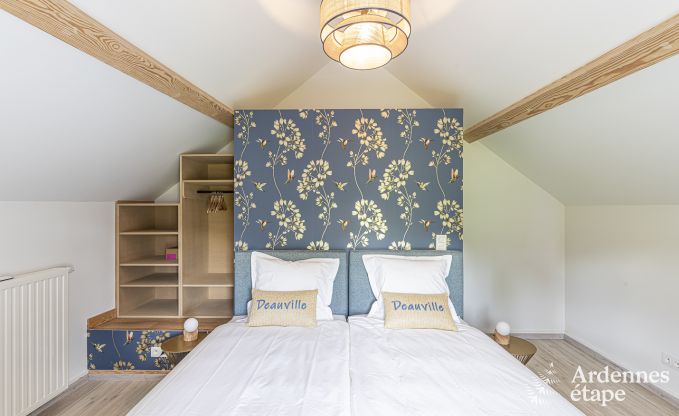 Ontspannende vakantie in de Ardennen: ruime luxe villa voor 10 personen in Ciney met sauna en tuin