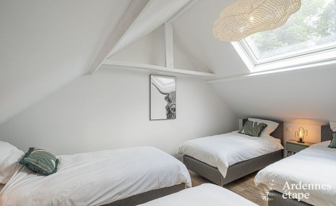 Ontspannende vakantie in de Ardennen: ruime luxe villa voor 10 personen in Ciney met sauna en tuin