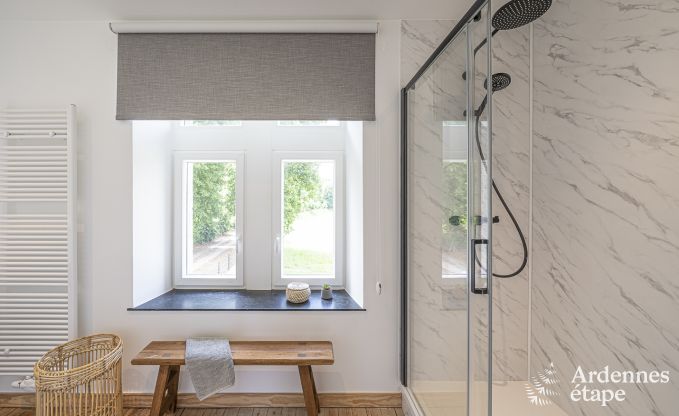 Ontspannende vakantie in de Ardennen: ruime luxe villa voor 10 personen in Ciney met sauna en tuin