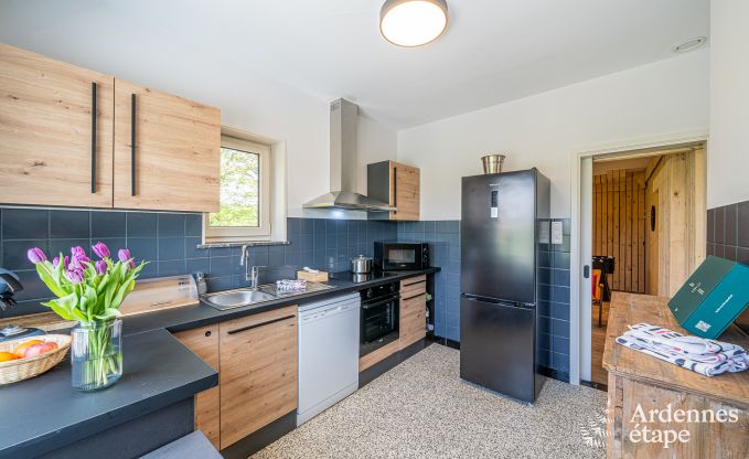 Luxe vakantiewoning in Ciney: huis voor 8 personen met binnenzwembad, sauna en privtuin