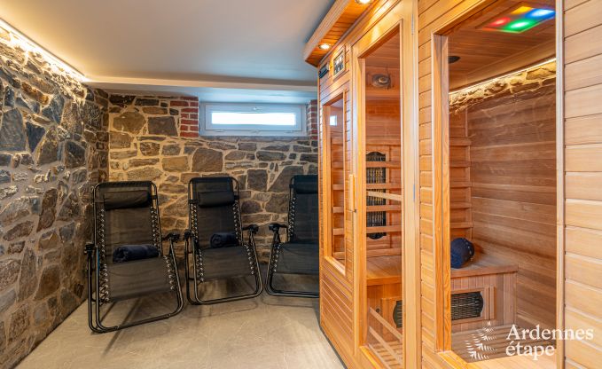 Luxe vakantiewoning in Ciney: huis voor 8 personen met binnenzwembad, sauna en privtuin
