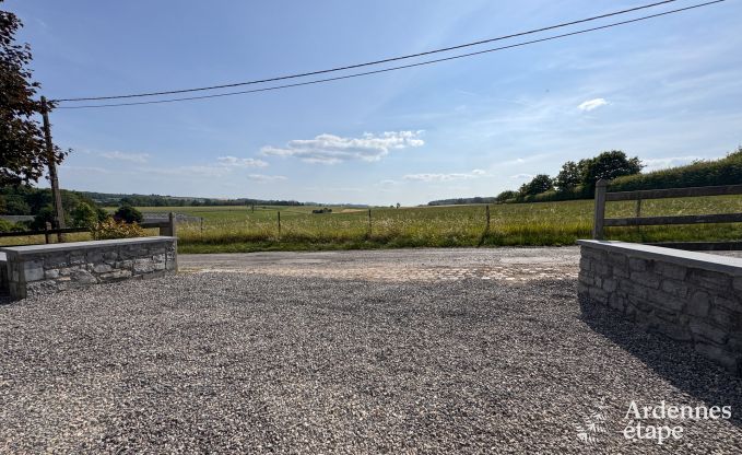 Charmant huisje voor 2 personen in Clavier met slaapkamer, badkamer, jacuzzi en priv�tuin