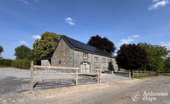 Charmant huisje voor 2 personen in Clavier met slaapkamer, badkamer, jacuzzi en priv�tuin