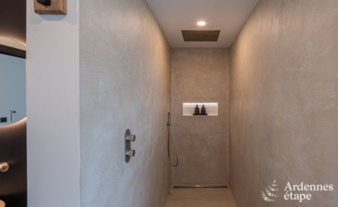 Charmant huisje voor 2 personen in Clavier met slaapkamer, badkamer, jacuzzi en priv�tuin