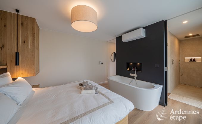 Charmant huisje voor 2 personen in Clavier met slaapkamer, badkamer, jacuzzi en priv�tuin