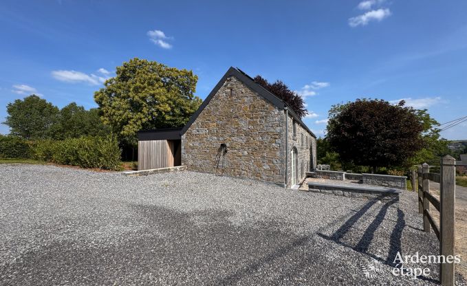 Charmant huisje voor 2 personen in Clavier met slaapkamer, badkamer, jacuzzi en priv�tuin