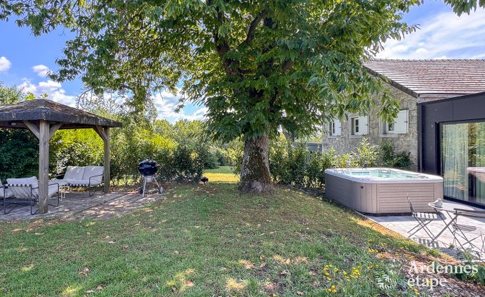 Charmant huisje voor 2 personen in Clavier met slaapkamer, badkamer, jacuzzi en priv�tuin