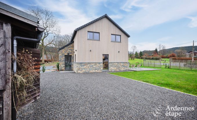 Moderne vakantiewoning in het centrum van Coo voor 4 personen met priv�tuin en terras