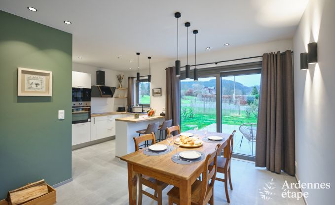 Moderne vakantiewoning in het centrum van Coo voor 4 personen met priv�tuin en terras