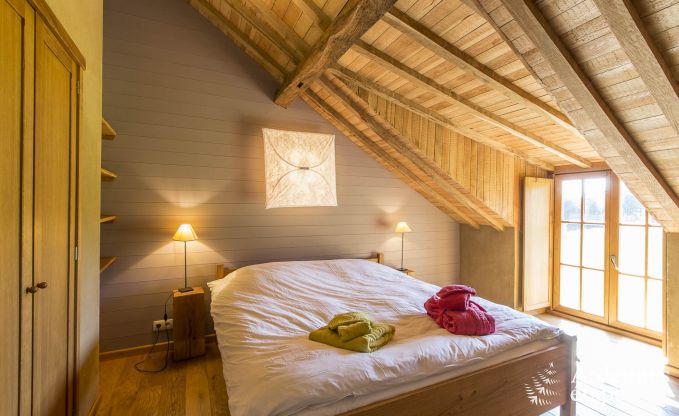In groene omgeving gelegen cottage voor 15 pers. met sauna en openhaard nabij Couvin