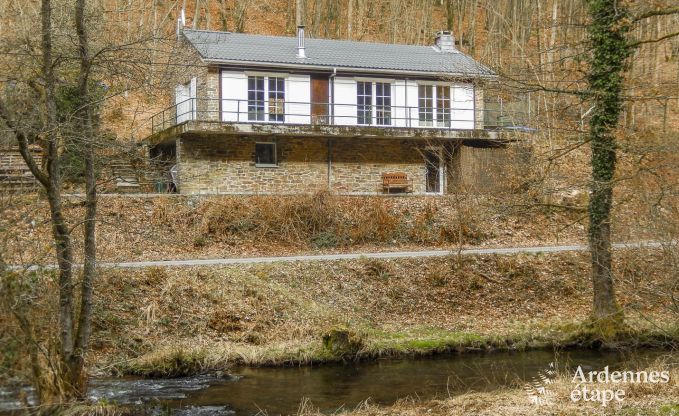 Chalet in idyllisch kader met sauna te huur voor 8 pers in Daverdisse