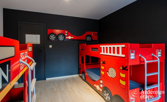 Ruime vakantievilla in Daverdisse voor 14 personen met 5 slaap- en badkamers, wellnessfaciliteiten en priv�tuin