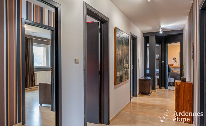 Ruime vakantievilla in Daverdisse voor 14 personen met 5 slaap- en badkamers, wellnessfaciliteiten en priv�tuin