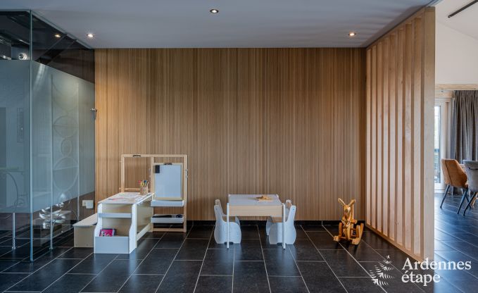 Ruime vakantievilla in Daverdisse voor 14 personen met 5 slaap- en badkamers, wellnessfaciliteiten en priv�tuin