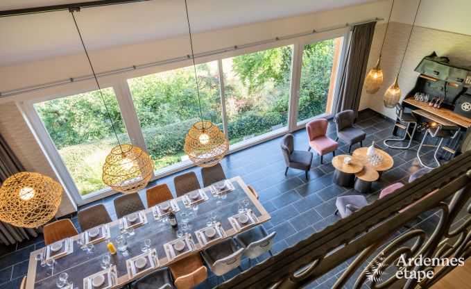 Ruime vakantievilla in Daverdisse voor 14 personen met 5 slaap- en badkamers, wellnessfaciliteiten en priv�tuin