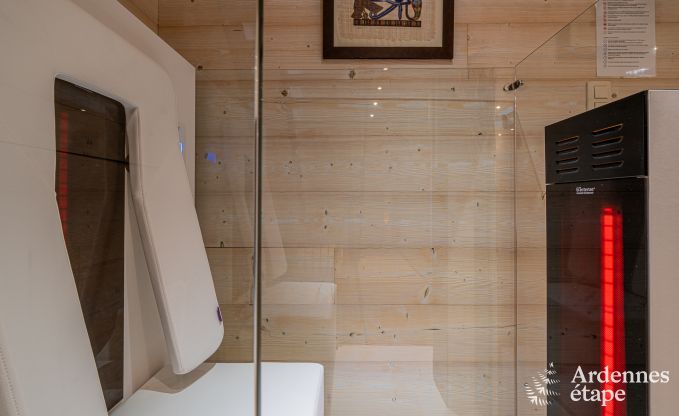 Ruime vakantievilla in Daverdisse voor 14 personen met 5 slaap- en badkamers, wellnessfaciliteiten en priv�tuin