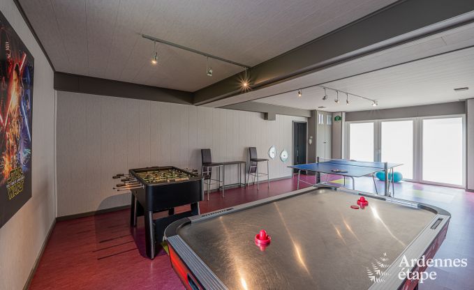 Ruime vakantievilla in Daverdisse voor 14 personen met 5 slaap- en badkamers, wellnessfaciliteiten en priv�tuin