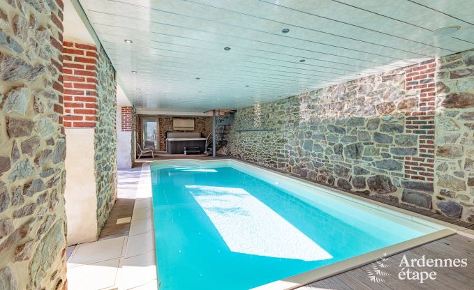 Ruime vakantievilla in Daverdisse voor 14 personen met 5 slaap- en badkamers, wellnessfaciliteiten en priv�tuin