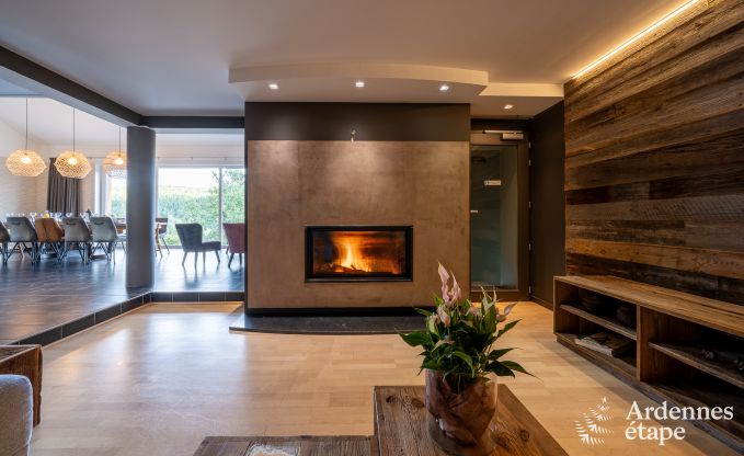 Ruime vakantievilla in Daverdisse voor 14 personen met 5 slaap- en badkamers, wellnessfaciliteiten en priv�tuin