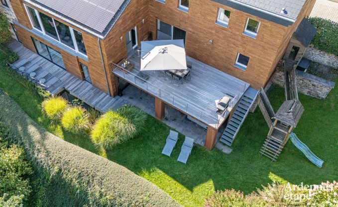 Ruime vakantievilla in Daverdisse voor 14 personen met 5 slaap- en badkamers, wellnessfaciliteiten en priv�tuin