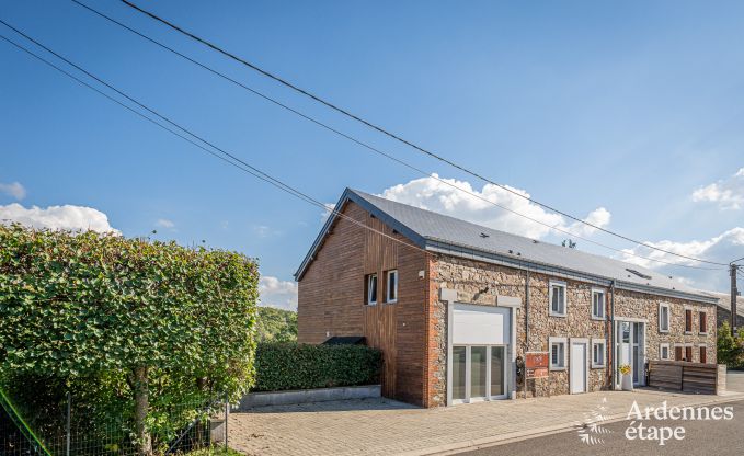 Ruime vakantievilla in Daverdisse voor 14 personen met 5 slaap- en badkamers, wellnessfaciliteiten en priv�tuin