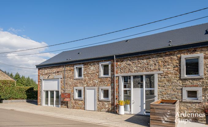 Ruime vakantievilla in Daverdisse voor 14 personen met 5 slaap- en badkamers, wellnessfaciliteiten en priv�tuin