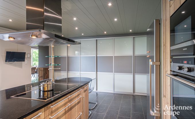 Ruime vakantievilla in Daverdisse voor 14 personen met 5 slaap- en badkamers, wellnessfaciliteiten en privtuin