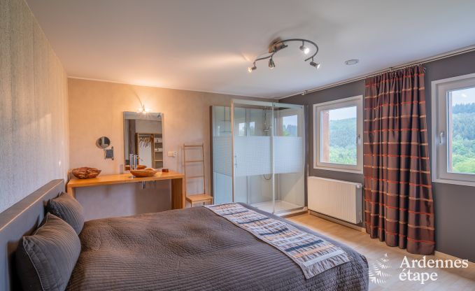 Ruime vakantievilla in Daverdisse voor 14 personen met 5 slaap- en badkamers, wellnessfaciliteiten en privtuin