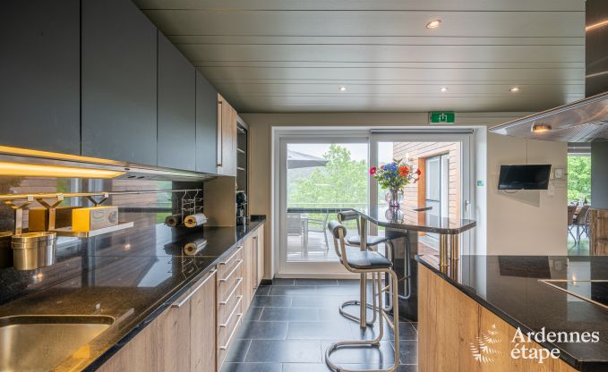 Ruime vakantievilla in Daverdisse voor 14 personen met 5 slaap- en badkamers, wellnessfaciliteiten en privtuin